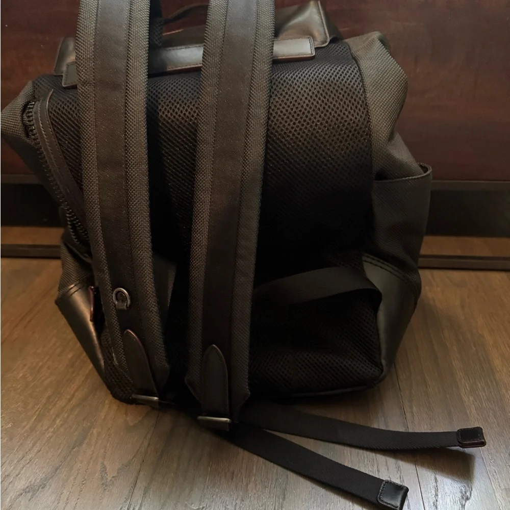 Authentic Coach Backpack - Picture 2 of 7